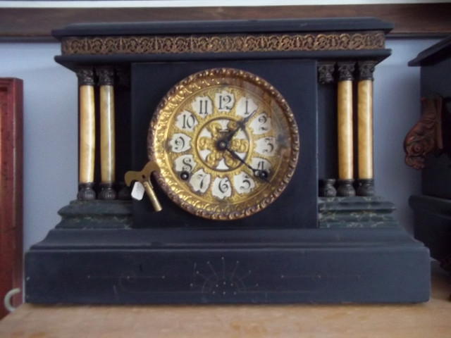 Horloge antique dans Décoration intérieure et accessoires  à Trois-Rivières
