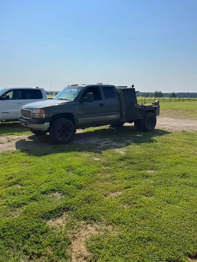 02 3500 Sierra cab chassis