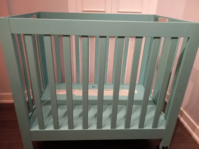 Babyletto Origami Mini Crib in Mint / Teal / "Lagoon" Green in Cribs in City of Toronto - Image 3