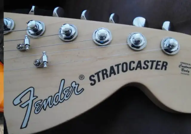 2018 AMERICAN FENDER PERFORMER STRATOCASTER GUITAR MINT $1900 in Guitars in Mississauga / Peel Region - Image 8