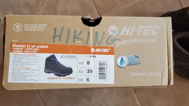 Hiking boots, women's in Women's - Shoes in Markham / York Region - Image 4
