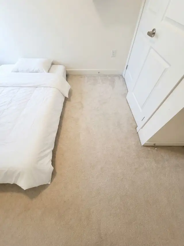 Private Room for Rent in  Vaughan near Wonderland in Long Term Rentals in Markham / York Region - Image 4