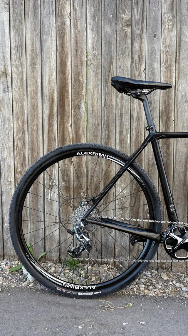 Garneu Steeple xc Full carbon gravel bike  in Road in Calgary - Image 3