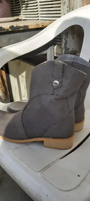 LEATHER  BOOTS SIZE 7 WOMEN in Women's - Shoes in City of Toronto - Image 7