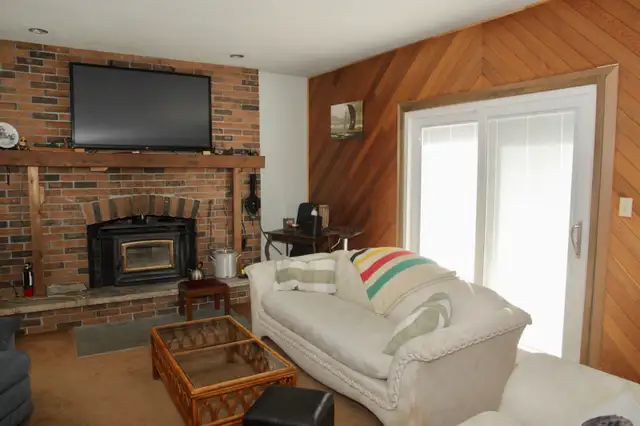 3 Lakeshore Lane, Tiverton. in Houses for Sale in Owen Sound - Image 8