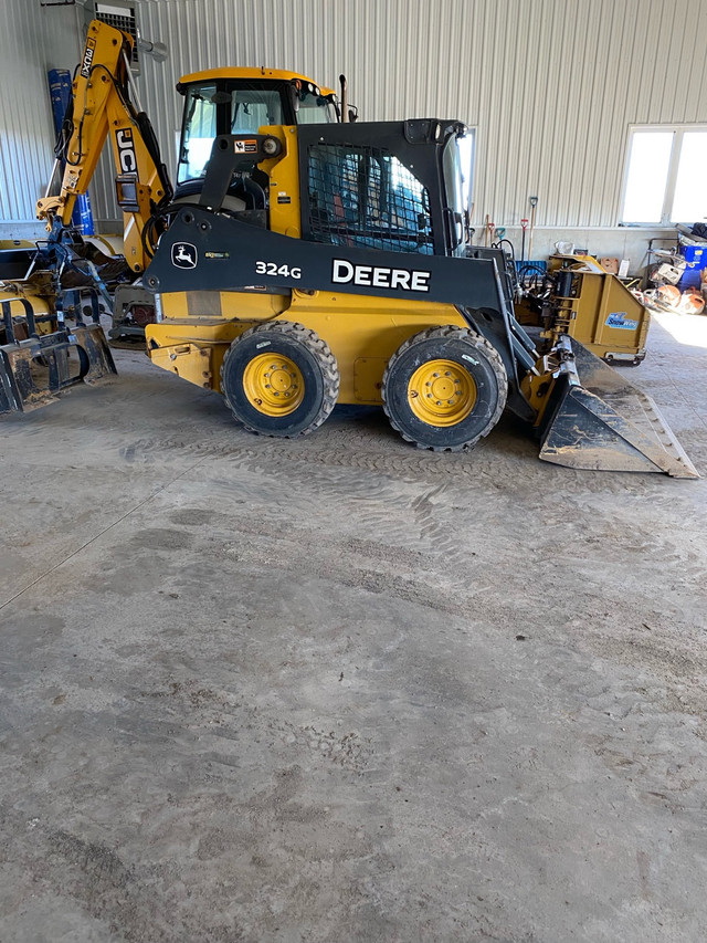 2019 John Deere 324G Skid Steer  in Heavy Equipment in Peterborough - Image 2