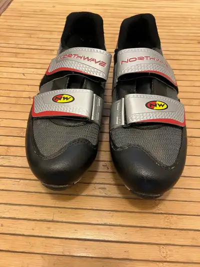 Multiple pairs of MTB winterbooties and MTB shoes and road shoes, View more