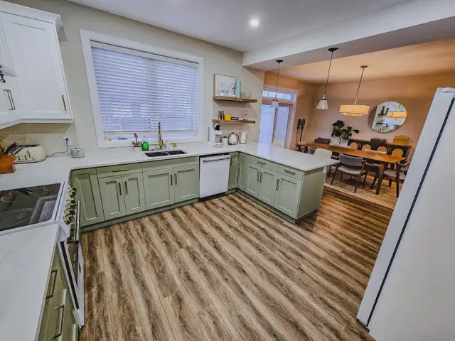 New Fully Furnished Beach House for Rent in Ontario in Canada - Image 6