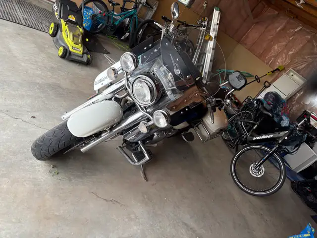 2012 Yamaha road star V 1700 in Street, Cruisers & Choppers in Edmonton - Image 5