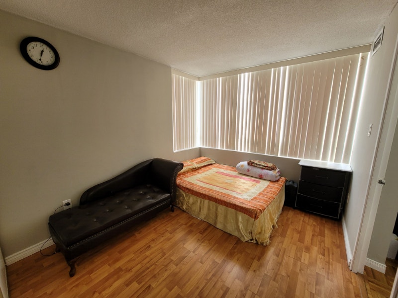 Private room for rent in a condo 650 Room Rentals & Roommates