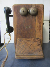 Antique Electric Hand Crank Magneto Wall Mount Telephone