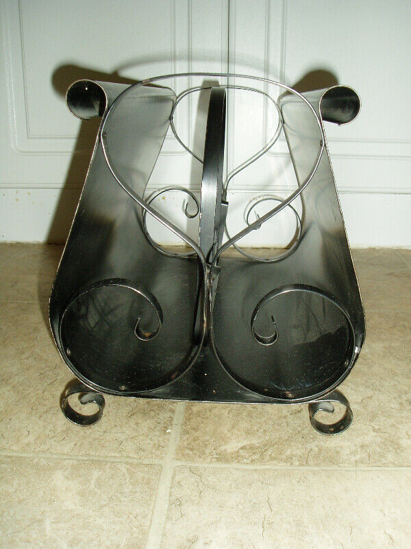 ANTIQUE MAGAZINE RACK $40 in Magazines in St. Catharines - Image 4