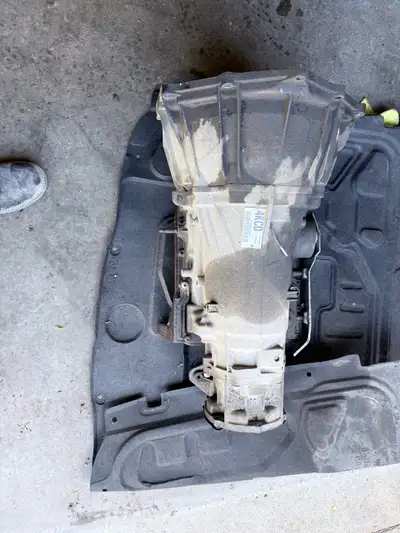 4L60E transmission core for sale was pulled from a 2004 GMC Yukon all wheel drive. The oil is burn a...