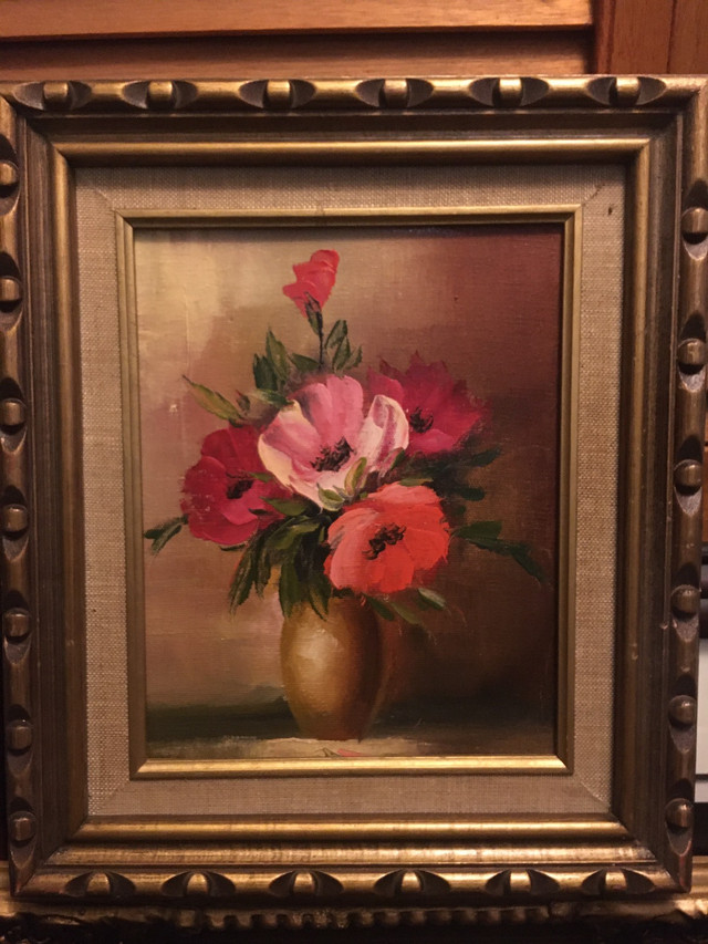 Red flowers in vase in Arts & Collectibles in Ottawa - Image 2
