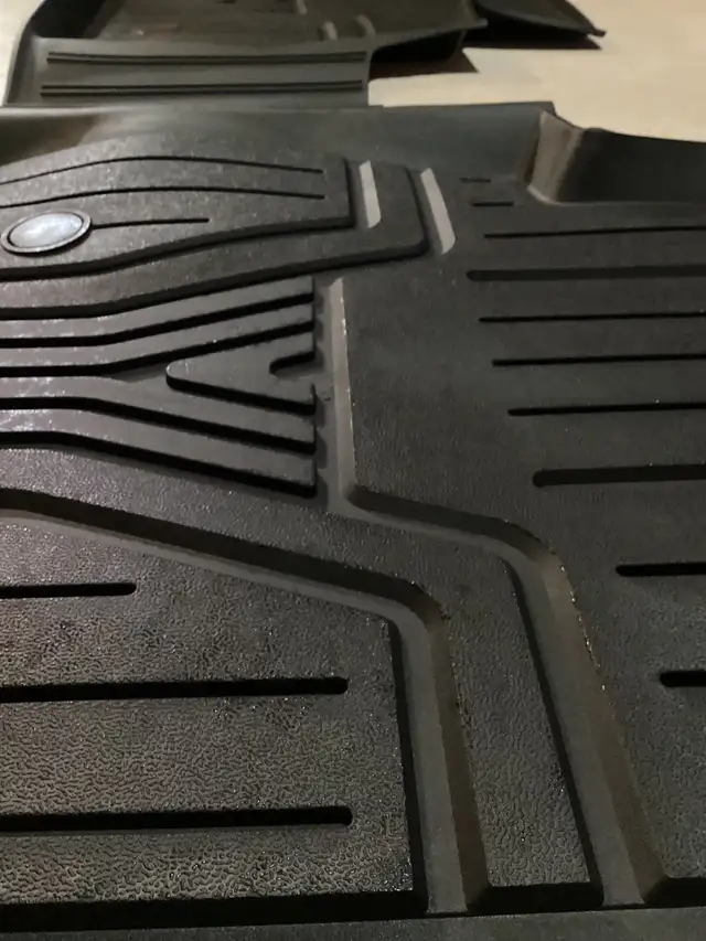 All Weather Mats for Honda CR-V in Other in Barrie - Image 5