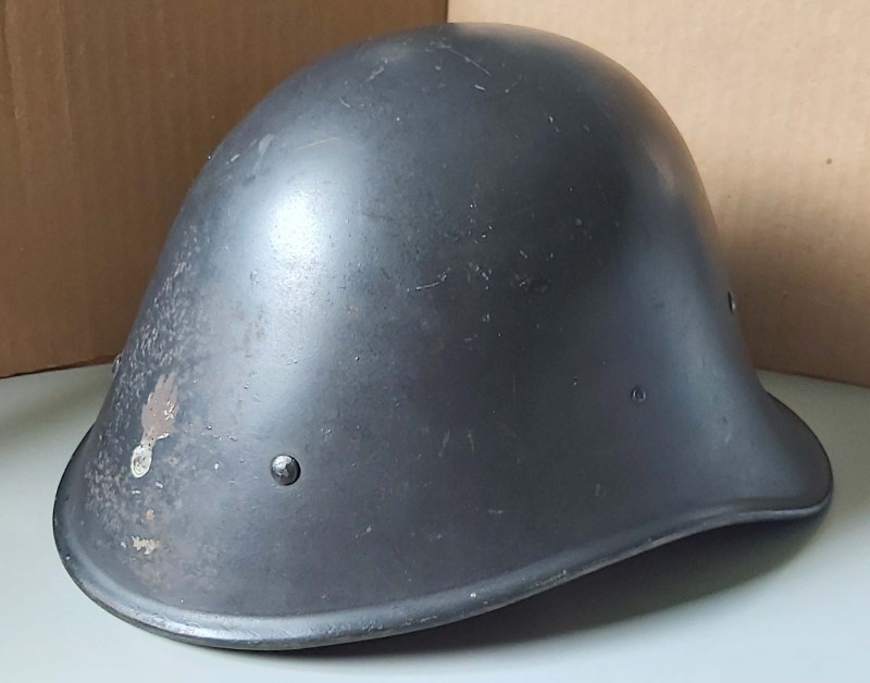 Original WW2 Dutch M33R helmet Arts & Collectibles Brantford Kijiji