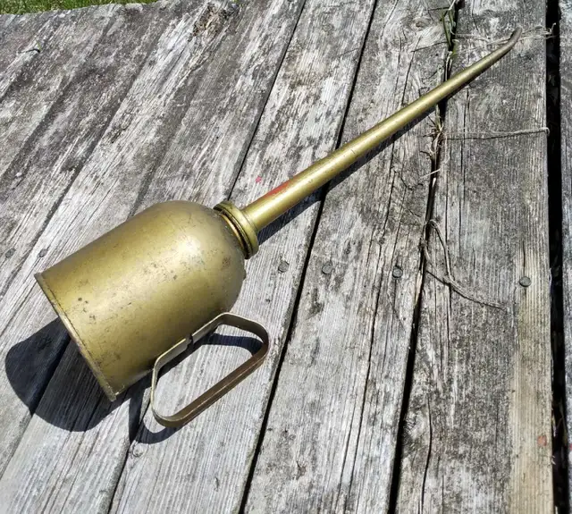 LONG-NECK OILER OIL CAN in Other in Belleville - Image 2