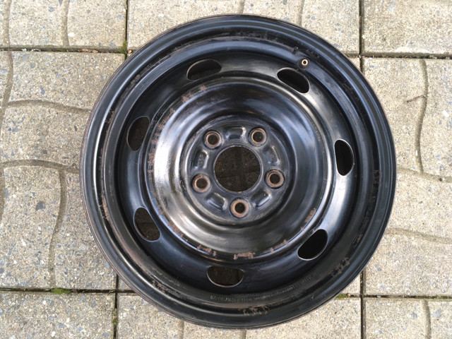 1x OEM Rim / Jante 16’’ wheel (5x114.3mm) dans Pneus et jantes  à Ville de Montréal - Image 2