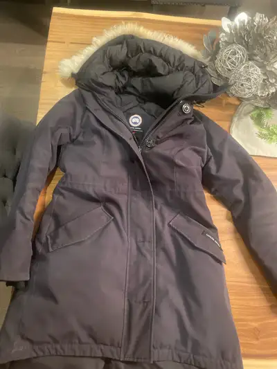 CG Canada Goose, View more