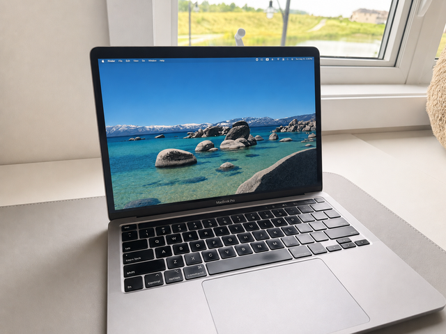 MacBook Pro 13" 2020 — i7, 32GB RAM, 1TB SSD — Like New in Laptops in St. Catharines - Image 3