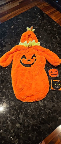 Baby Pumpkin Costume & 2 Books 