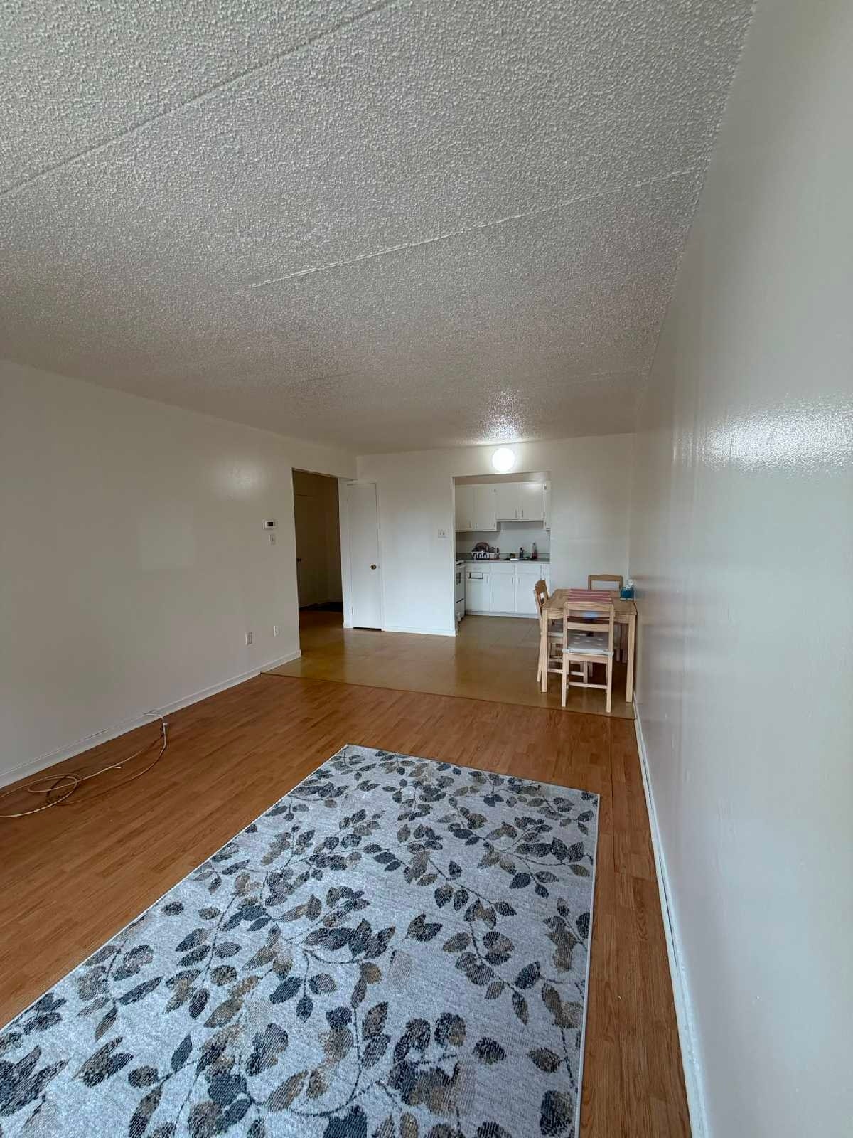2569 Bd Perron — photo 3
