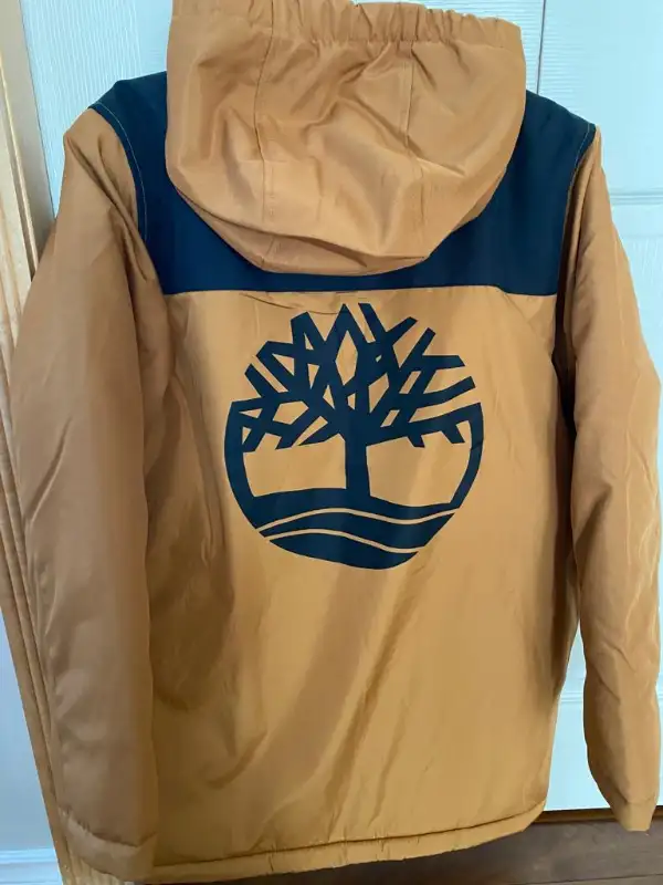 Teens / Kids Winter Jacket in Kids & Youth in Calgary - Image 3