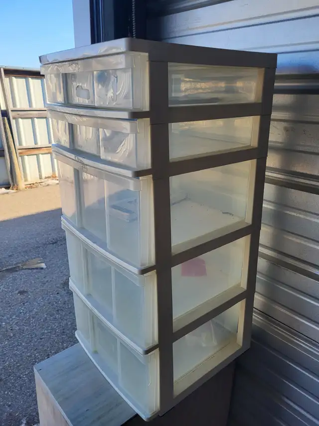 Plastic closet Drawers in Bookcases & Shelving Units in Calgary - Image 2