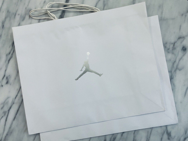 Gift Jordan 306 Yonge retail Shopping bag in Arts & Collectibles in City of Toronto