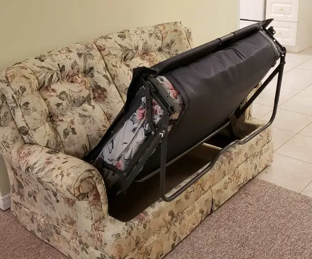 Sofa bed in excellent condition 63815757293057124