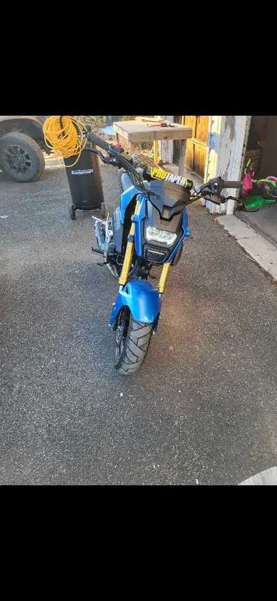 Very good shape, after market exhaust and handle bars. Is stretched but have original chain to retur...