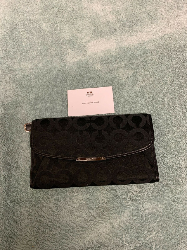 Coach wallet in Women's - Bags & Wallets in Cambridge