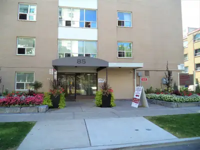 Cozy, 1 Bedroom Suite Available For JULY 1!