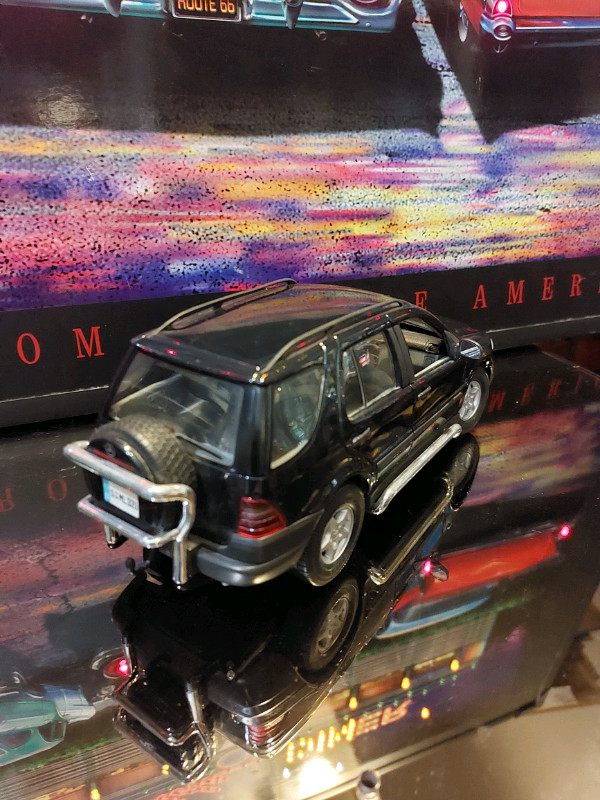 Diecast Cars & Trucks  1:18 th Scale 
Mercedes  in Toys & Games in Hamilton - Image 4