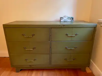 Vintage 6-drawer dresser, View more
