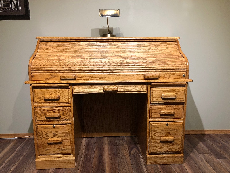 SOLID OAK ROLL TOP DESK AND SOLID OAK CHAIR Desks Calgary Kijiji