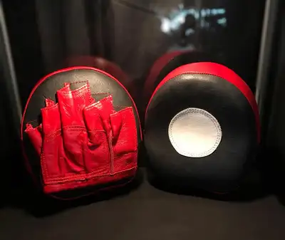 Focus Pads, A1 Leather, Sell Al Kinds of Equipment (416)303-5747, View more