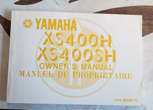 Yamaha XS400H/XS400SH owners manual, 1981 French/English in Motorcycle Parts & Accessories in Winnipeg