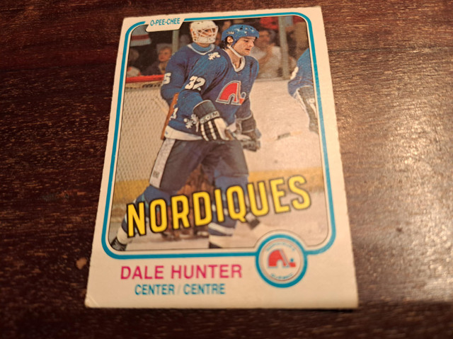 Carte hockey Dale Hunter O-Pee-Chee dans Art et objets de collection  à Ville de Québec