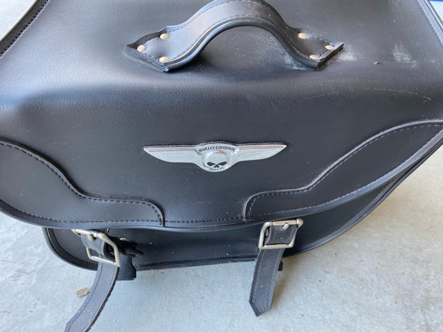 Harley Davidson saddle bags in Motorcycle Parts & Accessories in Windsor Region