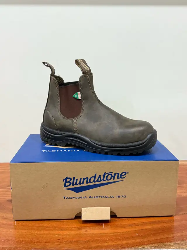 NEW! BLUNDSTONE SAFETY BOOT - 8.5 /10.5 in Men's Shoes in Mississauga / Peel Region - Image 2