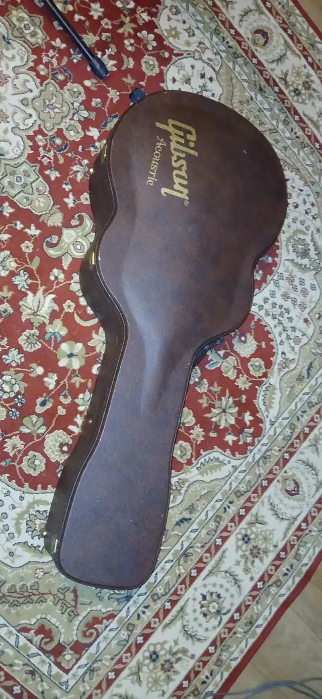 Gibson Acoustic Guitar in Guitars in City of Halifax - Image 4