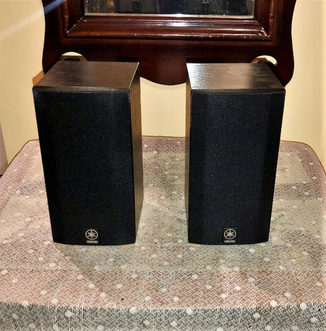 Compact Yamaha Satellite Speakers NSAP2800BLS *2 Prs Available