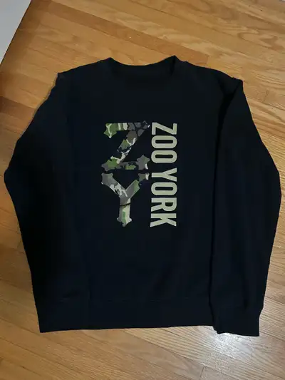 Men’s 2000s Zoo York Sweatshirt, View more