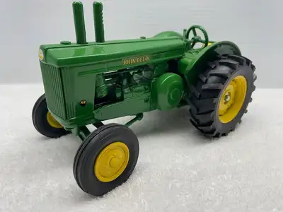 1/16th JOHN DEERE "AR" tractor produced by SCALE Models in 1994. This is th Farm Progress Show editi...
