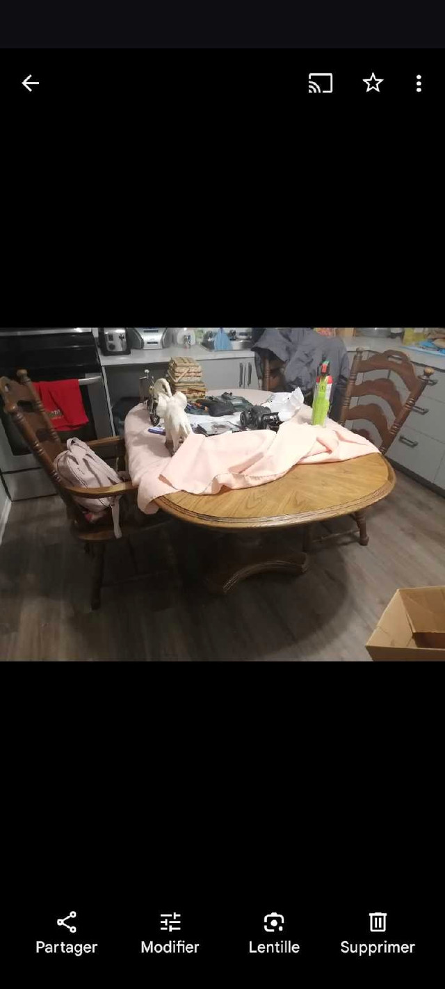 Table de cuisine en chêne  dans Chaises, Fauteuils inclinables  à Laval/Rive Nord - Image 2