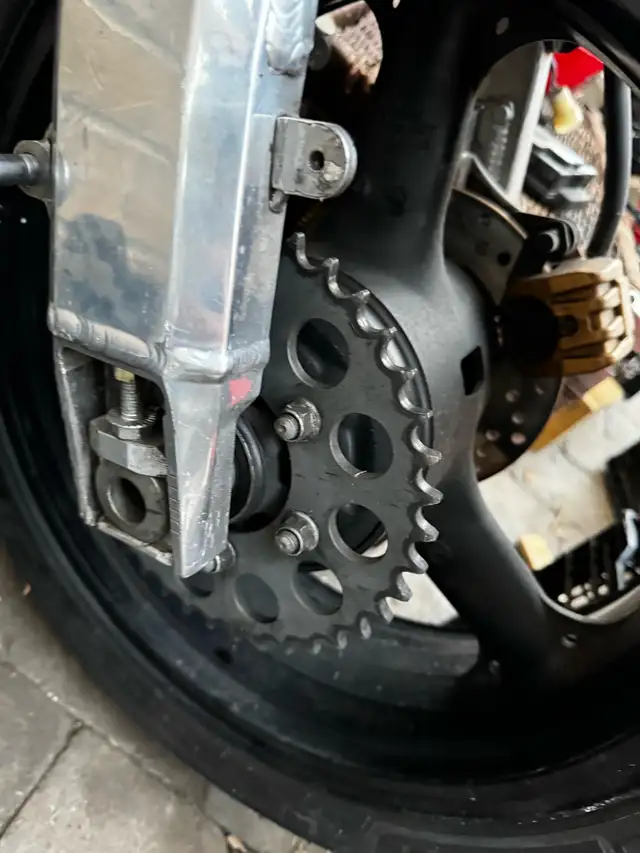 forks swingarm rear rear triples 636 Ninja 2004 ignition + key in Motorcycle Parts & Accessories in Mississauga / Peel Region - Image 6