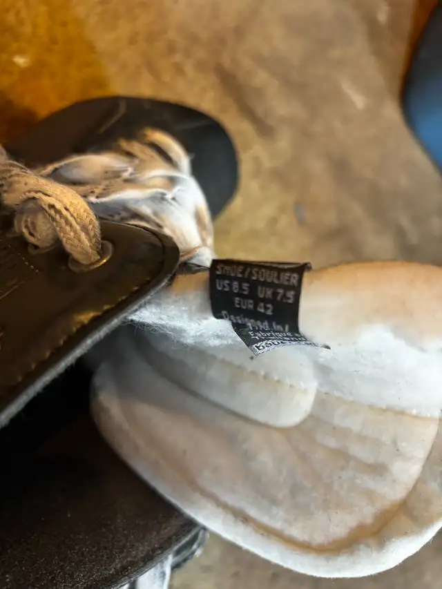 Bauer Hockey Skates - US 8.5 in new condition in Hockey in Barrie - Image 3