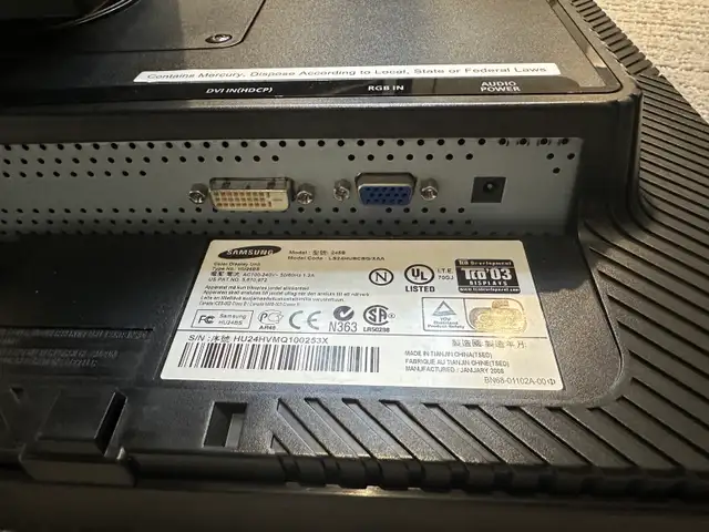 Samsung computer monitor  in Monitors in Calgary - Image 6