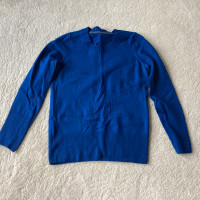 Size Medium Cashmere / Wool Blend Sweater